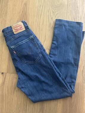 Levi's 724 High Rise Straight Jeans Size 27